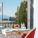 E Palazzo Aminta - A Leading Of The World Отель