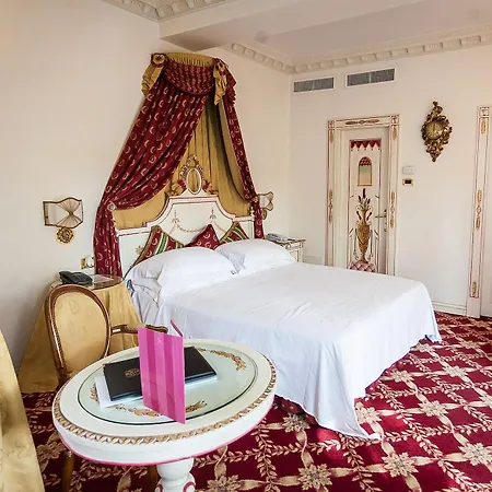 E Palazzo Aminta - A Leading Of The World Hotell Stresa